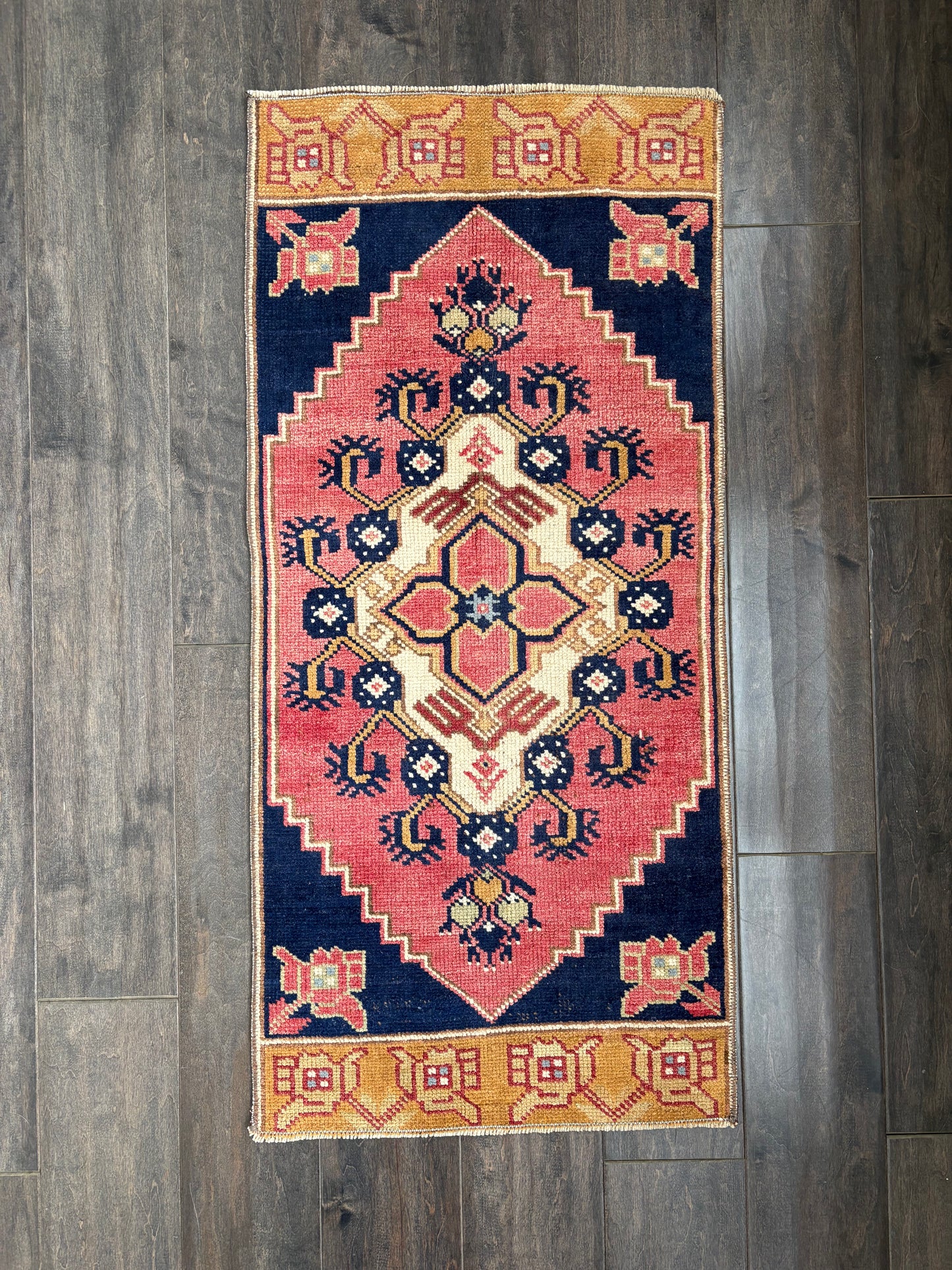 Vintage Rug #169 - 1'5" x 3'1"