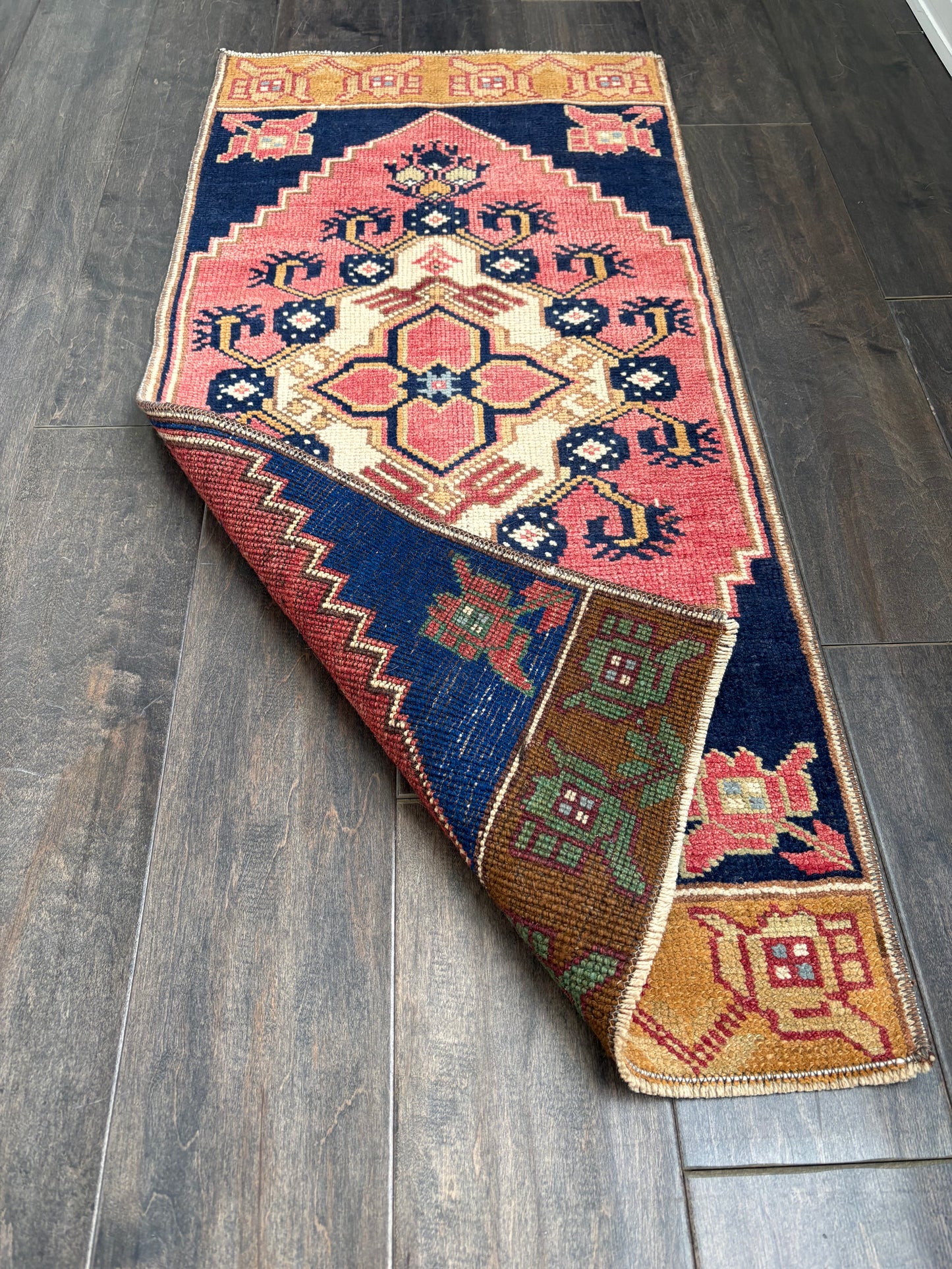 Vintage Rug #169 - 1'5" x 3'1"