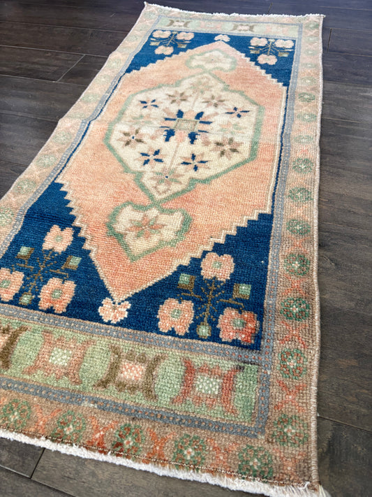 Vintage Rug #181 - 3'3" x 1'5.5"