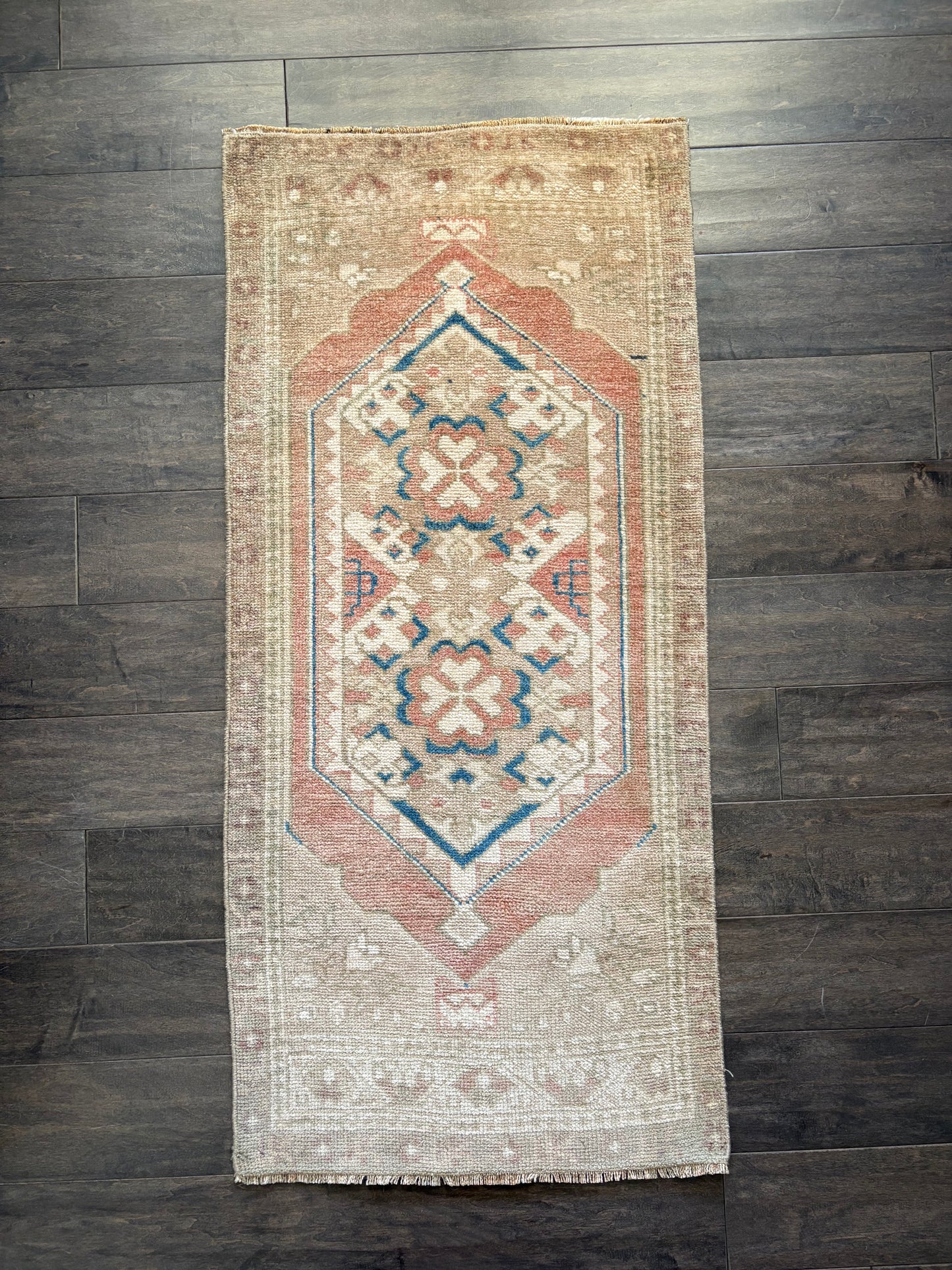 Vintage Rug #182 - 3'10.5" x 1'9.5"