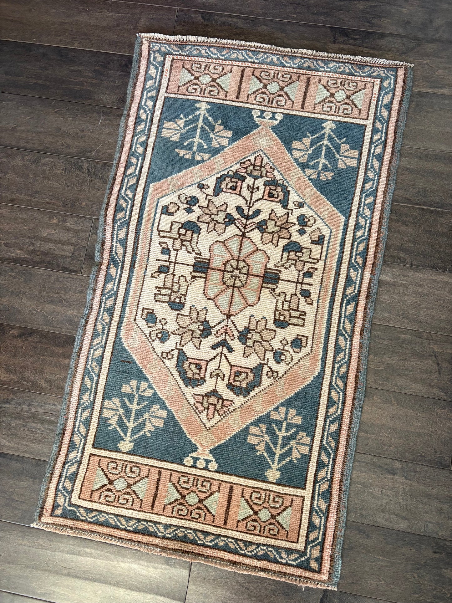 Vintage Rug #183 - 3'5.5" x 2'0"