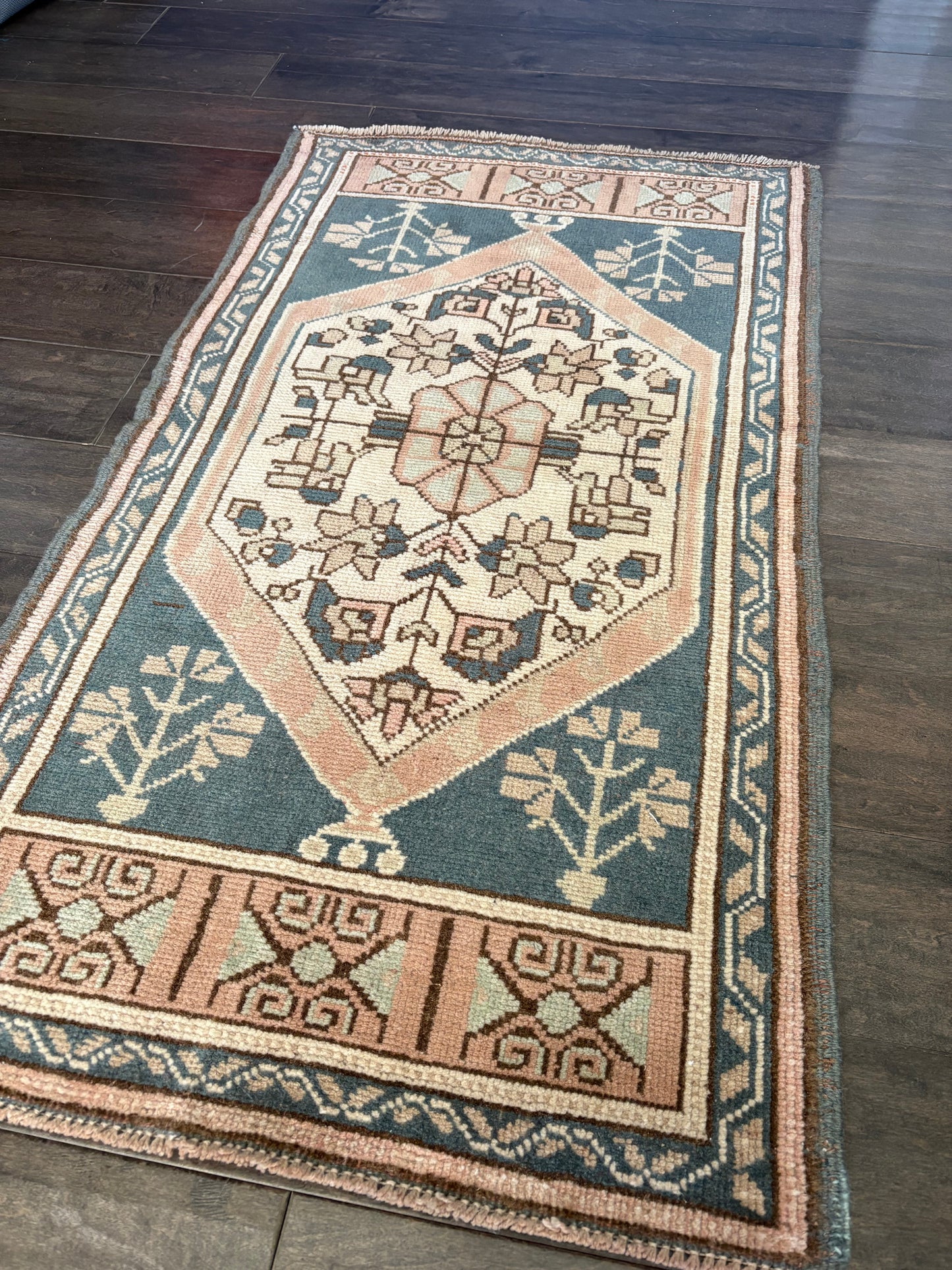 Vintage Rug #183 - 3'5.5" x 2'0"