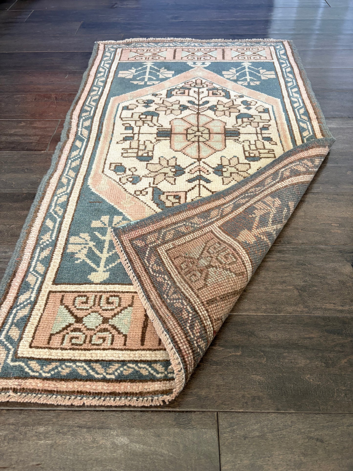 Vintage Rug #183 - 3'5.5" x 2'0"