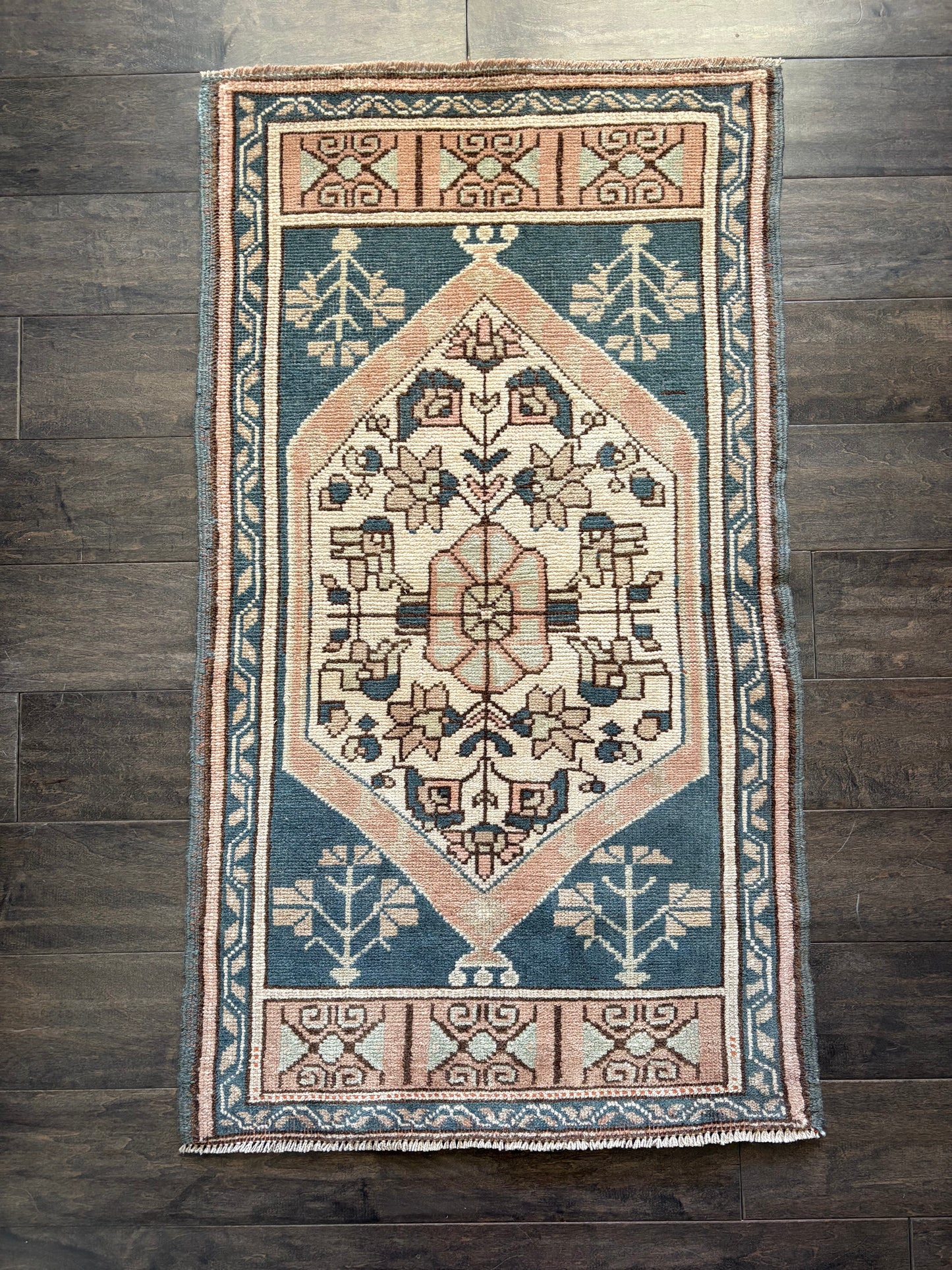 Vintage Rug #183 - 3'5.5" x 2'0"